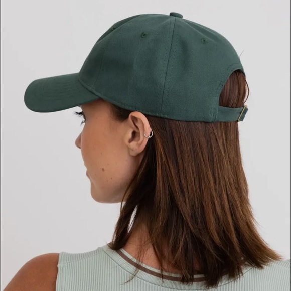 Bow-Embroidered Caps - Green or Black - Picture 9 of 9